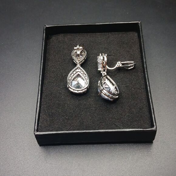 AW Cubic Zirconia Teardrop Silver Bridal Earrings New - Picture 3 of 3